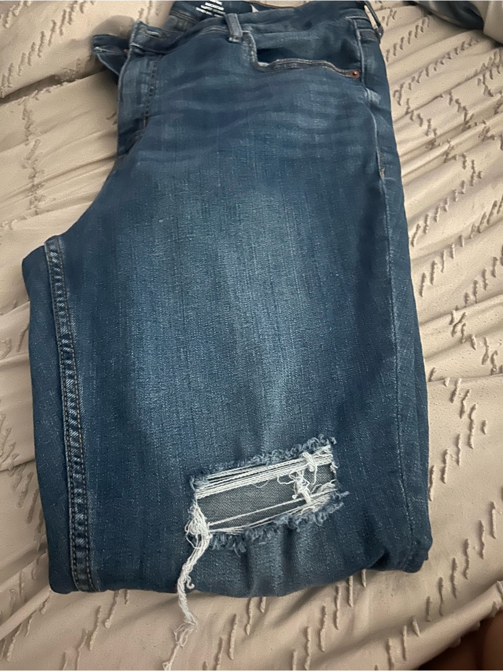 Old Navy women’s  Blue Rockstar Straight Jeans with Distressed Knee